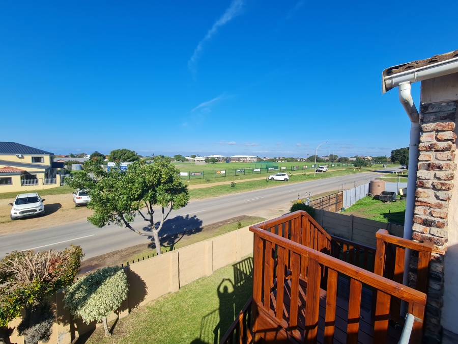 3 Bedroom Property for Sale in Wavecrest Eastern Cape